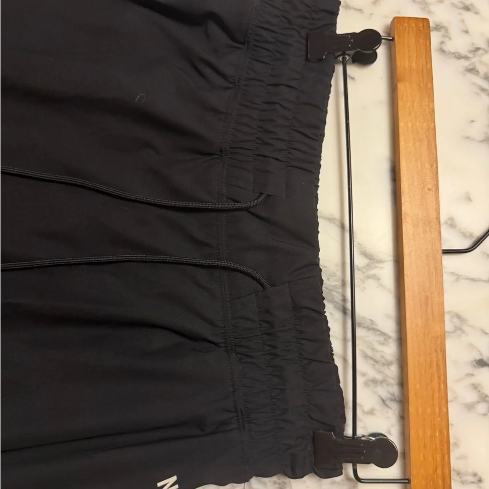 Vintage Nike Women's Black and White Skirt wide elastic waist drawstring - Picture 5 of 5